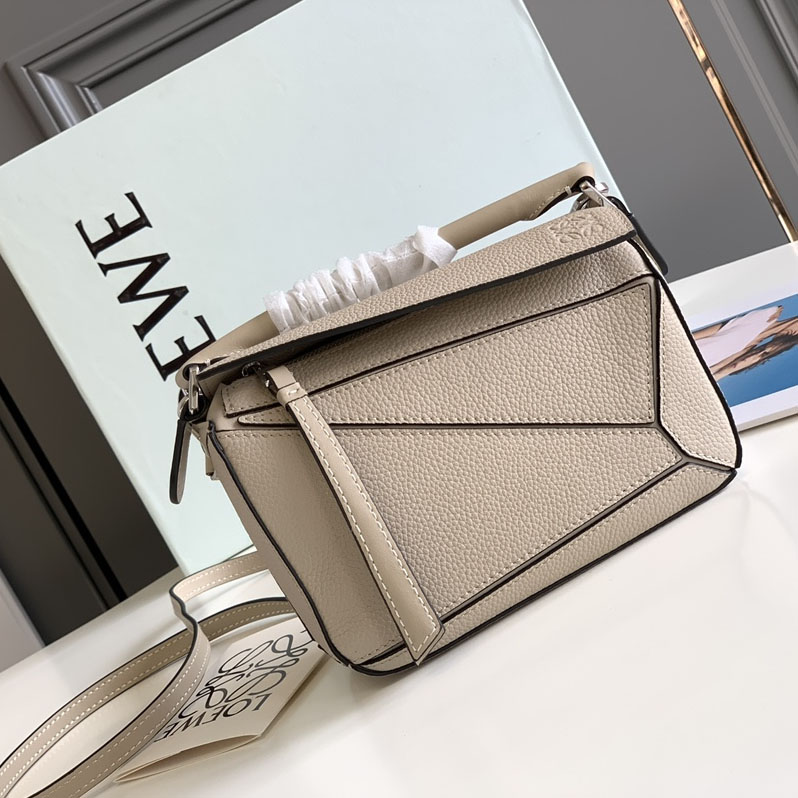 Loewe Puzzle Bags - Click Image to Close